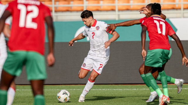 L'attaquant tunisien Youssef Msakni (au centre), lors du match de football du groupe E de la Coupe d'Afrique des Nations (CAN) 2024 entre la Tunisie et la Namibie, au stade Amadou Gon Coulibaly, à Korhogo, le 16 janvier 2024. 