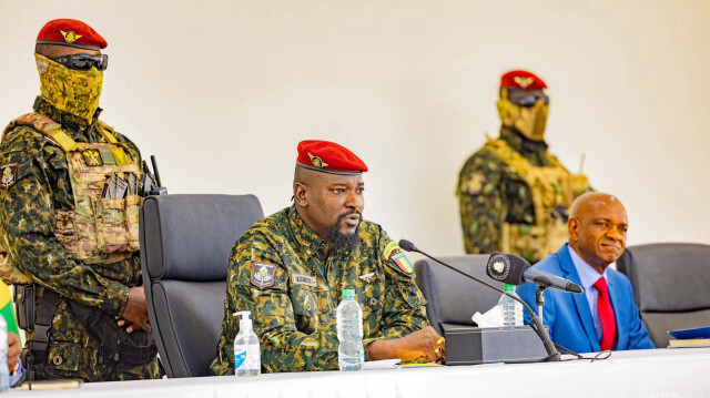 Le président de la transition en Guinée, le Général de Corps d'armée Mamadi Doumbouya, lors d'une rencontre historique marquée par la première réunion, depuis 1963, de tous les commandants de toutes les unités de l'armée du pays, le mardi 23 janvier 2024, à Conakry, en Guinée.