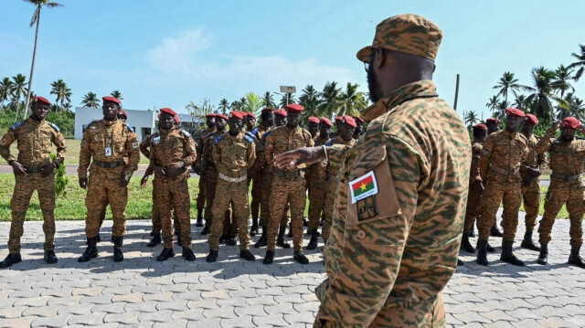 Des soldats de l'armée burkinabè lors de l'entraînement militaire annuel Flintlock organisé par l'Académie internationale de lutte contre le terrorisme à Jacqueville, le 14 mars 2023. 