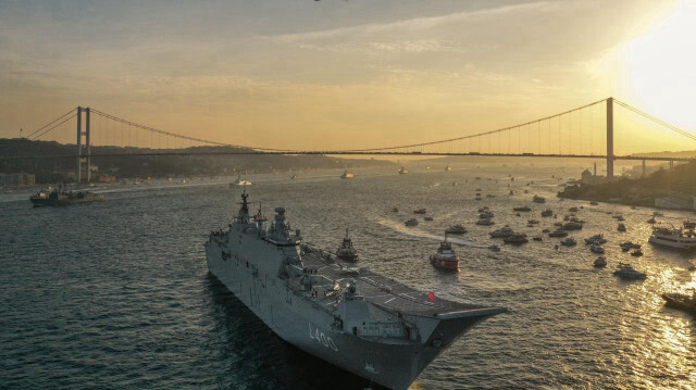 Türk donanması İstanbul Boğazı'nda (Foto: Arşiv)