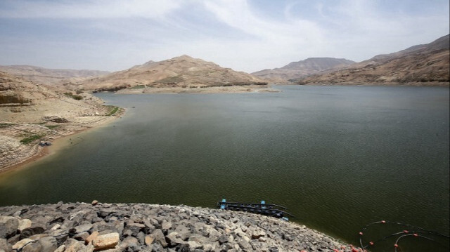 Une vue du réservoir du barrage Mujib, la principale source d'approvisionnement en eau d'Amman, dans le gouvernorat de Madaba, à environ 100 km au nord de la capitale jordanienne.