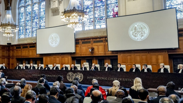 La présidente de la CIJ, Joan Donoghue, s'exprime à la Cour internationale de justice lors de l'annonce du verdict dans le procès pour génocide intenté à Israël par l'Afrique du Sud, à La Haye, le 26 janvier 2024