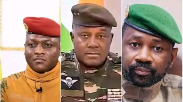 De gauche à droite, Ibrahim Traoré,  Abdourahmane Tchiani et Assimi Goita, respectivement président du Burkina,  président du Niger et président du Mali.