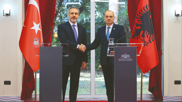 Dışişleri Bakanı Hakan Fidan, Arnavutluk Dışişleri Bakanı İgli Hasani ile bir araya geldi.