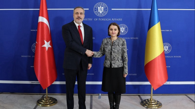 Le ministre turc des Affaires étrangères, Hakan Fidan, et la ministre roumaine des Affaires étrangères, Luminita Odobescu, à Bucarest en Roumanie, le 31 janvier 2024.