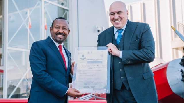 Le premier ministre éthiopien, Abiy Ahmed, a reçu officiellement "Tsehay", le premier avion éthiopien, du gouvernement italien à Rome, en Italie.