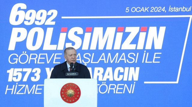 Le Président turc, Recep Tayyip Erdogan, s'est exprimé depuis l'aéroport Ataturk d'Istanbul, où était organisée une cérémonie à l'occasion de la prise de fonction de 6992 nouveaux policiers à Istanbul en Turkiye, le 05 janvier 2024.