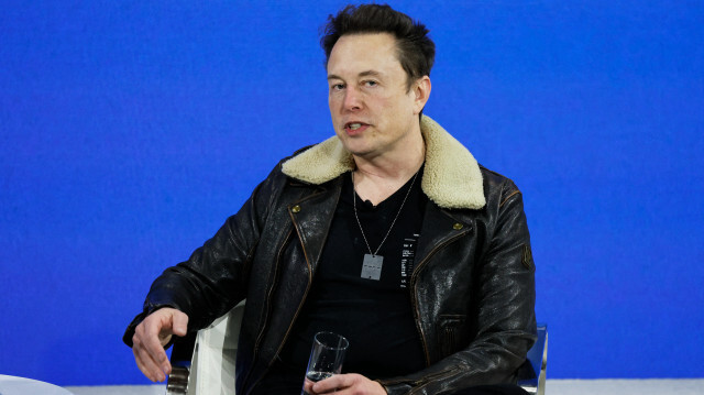 Elon Musk, PDG de Tesla, ingénieur en chef de SpaceX et PDG de X, s'exprimant lors du sommet annuel DealBook du New York Times, le 29 novembre 2023 à New York.