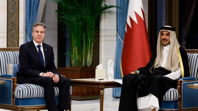 Le Secrétaire d'État américain, Antony Blinken et l'émir du Qatar, Sheikh Tamim bin Hamad Al-Thani, au palais de Lusail au Qatar, le 07 janvier 2024.