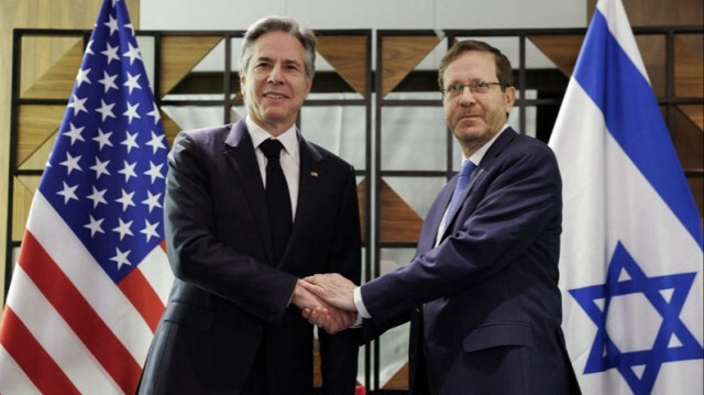 Le Secrétaire d'État américain Antony Blinken (G) et le Président israélien Isaac Herzog à Tel Aviv en Israël, le 09 janvier 2024.