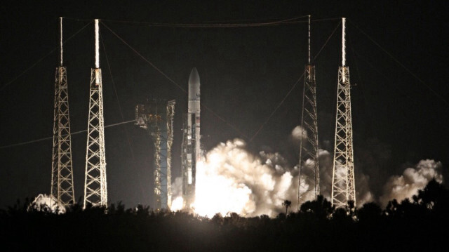 La toute nouvelle fusée, le Vulcan Centaur de la United Launch Alliance (ULA), décolle du complexe de lancement spatial 41d à la station de la force spatiale de Cap Canaveral à Cape Canaveral, en Floride, le 8 janvier 2024, pour son premier voyage, transportant l'atterrisseur lunaire pèlerin d'Astrobotic.