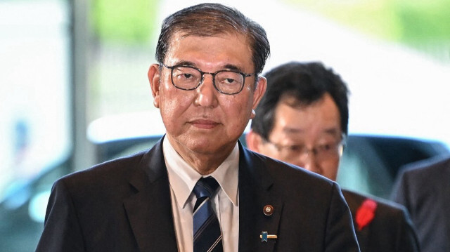 Le nouveau Premier ministre japonais Shigeru Ishiba arrive au bureau du Premier ministre à Tokyo le 1er octobre 2024.