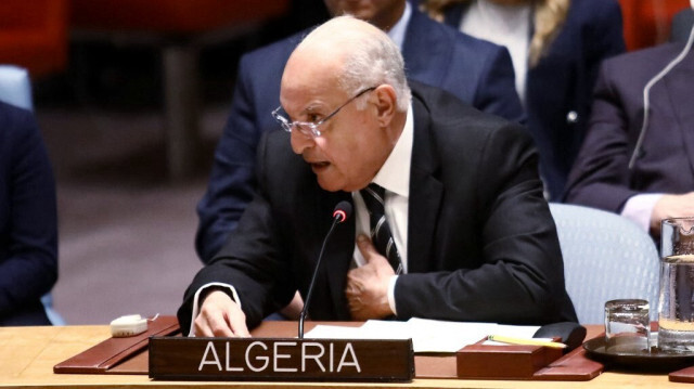 Le ministre algérien des Affaires étrangères, Ahmed Attaf, s'exprime lors d'une réunion du Conseil de sécurité de l'ONU sur le thème "Leadership pour la paix" au siège des Nations unies à New York, le 25 septembre 2024. 