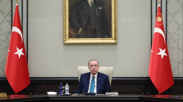 Le Président turc, Recep Tayyip Erdogan lors de la réunion du cabinet dans le complexe présidentiel d'Ankara en Turkiye, le 30 septembre 2024.