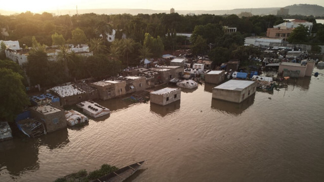 En raison des inondations dévastatrices au Mali, la rentrée scolaire prévue en octobre est reportée au 4 novembre, d'après un communiqué du ministère de l'Éducation nationale publié le 30 septembre.