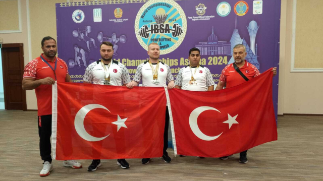 Milli sporcular bayrağımızı Kazakistan'da dalgalandırdı.
