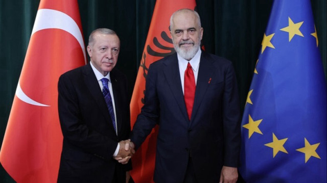 Le Président turc, Recep Tayyip Erdogan (G) et le premier ministre albanais, Edi Rama (D) à Tirana, en Albanie, le 10 octobre 2024.