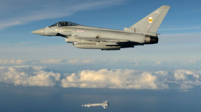 Eurofighter Typhoon savaş uçağı