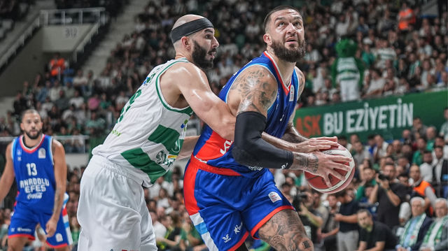 Bursa'da kazanan Anadolu Efes.