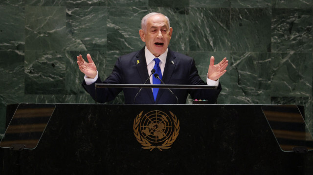 Le Premier ministre israélien Benjamin Netanyahu s'exprime lors de la 79e session de l'Assemblée générale des Nations unies au siège des Nations unies à New York, le 27 septembre 2024. Le Premier ministre israélien Benjamin Netanyahu a déclaré vendredi à l'ONU que les opérations contre le Hezbollah se poursuivraient, réduisant ainsi les espoirs d'une trêve de 21 jours proposée par la France et les États-Unis.