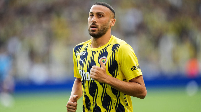  Cenk Tosun sezon başında Fenerbahçe ile 2 yıllık sözleşme imzalamıştı.