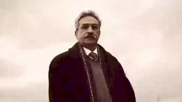 İsmet Özel