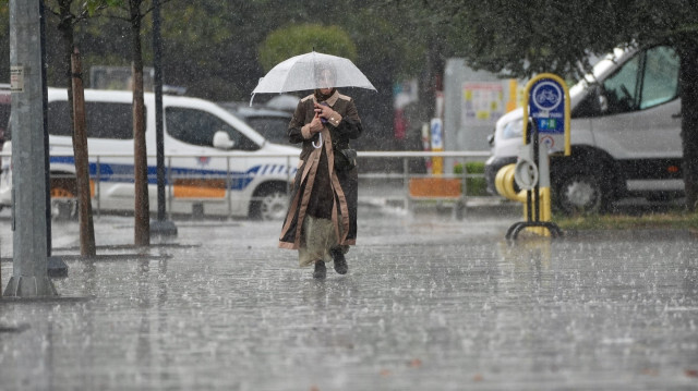 Meteorolojiden bazı ille kuvvetli yağış uyarısı yapıldı. 