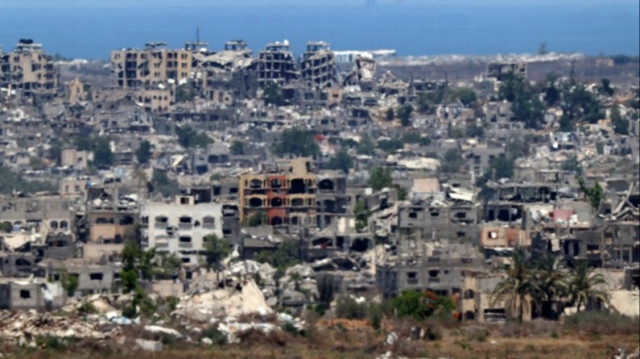 Cette photo, prise depuis la frontière sud d'Israël avec la Bande de Gaza, montre l'ampleur des destructions du territoire palestinien.