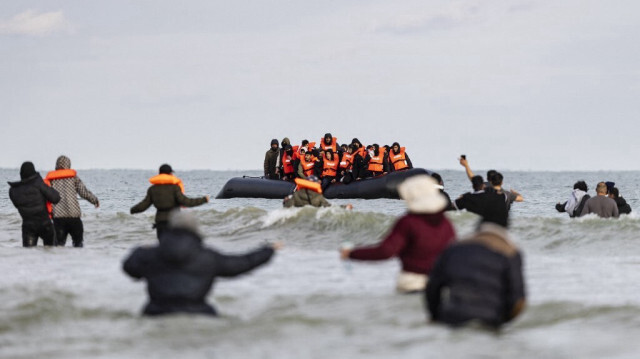 Les organisations humanitaires dénoncent régulièrement le manque de voies légales et sécurisées pour les migrants, souvent originaires de régions en conflit.
