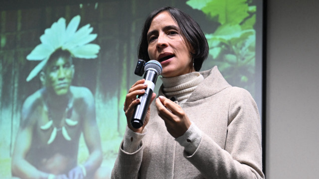 La ministre colombienne de l'Environnement, Susana Muhamad, s'exprime lors de la rencontre internationale des peuples autochtones du bassin amazonien, dans le cadre du sommet COP16 sur la biodiversité qui se tient à Cali entre octobre et novembre, à Bogota le 14 août 2024.