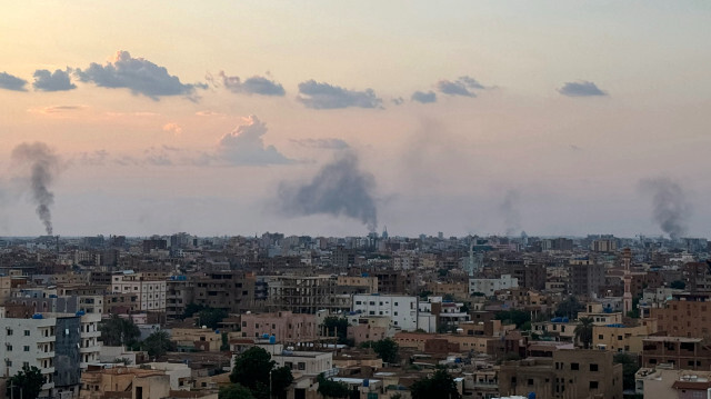 L'armée soudanaise attaque des positions tenues par les forces paramilitaires de soutien rapide (RSF) dans la capitale soudanaise, le 12 octobre 2024.