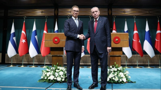 Le Président turc Recep Tayyip Erdogan (D) et le président finlandais Alexander Stubb (G) au complexe présidentiel d'Ankara en Turkiye, le 1er octobre 2024.