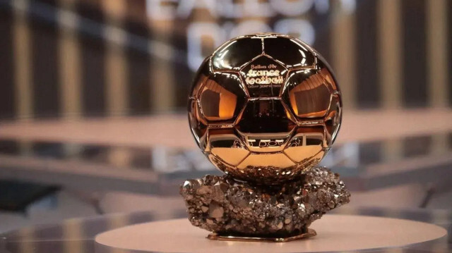 Ballon d'Or ödülünü 8 kezle en çok Lionel Messi kazandı.