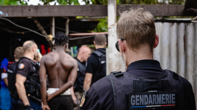 Le Comité des droits de l'homme de l'ONU dénonce que les personnes de couleur en France subissent des contrôles d'identité 20 fois plus souvent que les autres citoyens.