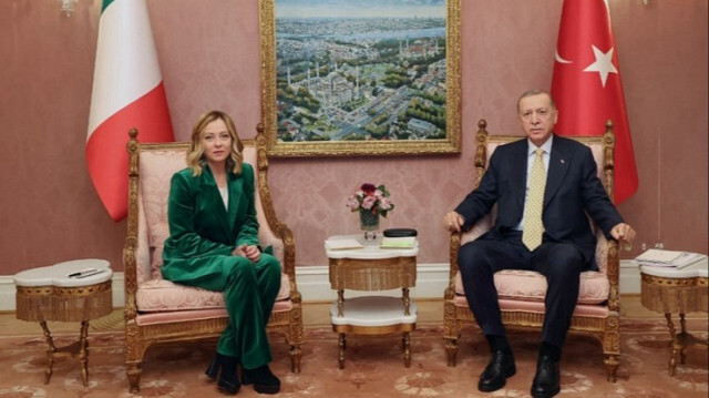 Le Président turc, Recep Tayyip Erdogan (D) et la Première ministre italienne, Giorgia Meloni (G).