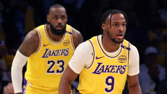 LeBron James ve oğlu Bronny James 