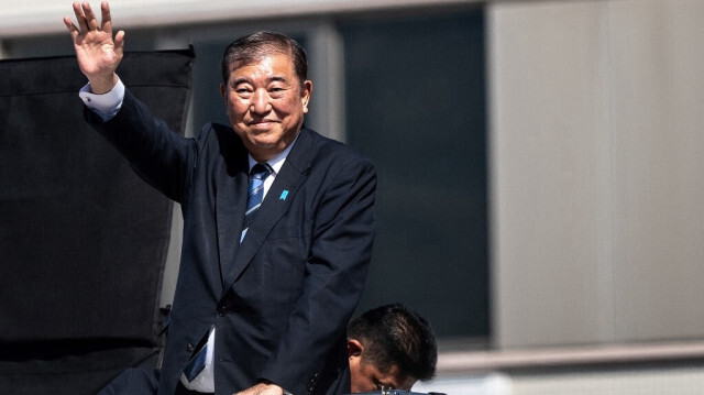 Le Premier ministre japonais Shigeru Ishiba arrivant pour un discours de campagne électorale en soutien au candidat du Parti libéral démocrate dans la ville de Sakai, préfecture d'Osaka, le 20 octobre 2024.