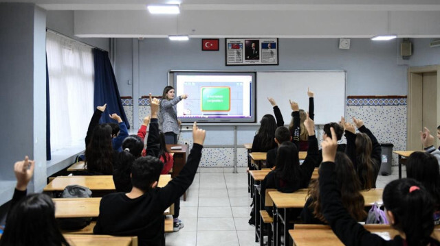 20 ilde gerçekleştirilen sözleşmeli öğretmenlik mülakat sonuçları saat 22'de açıklanacak.