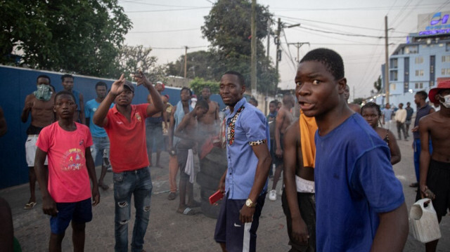 Des manifestants de Maxaquene se rassemblent à Maputo, au Mozambique, le 24 octobre 2024.