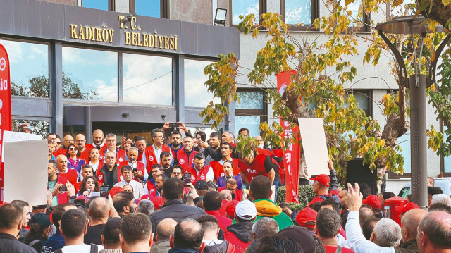 CHP'li Kadıköy Belediyesi çalışanlarından grev