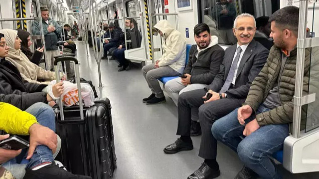 Gayrettepe-İstanbul Havalimanı-Arnavutköy metro hattında açıldığı günden bu yana 12 milyon 783 bin 478 yolcu taşındığını aktardı.