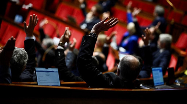 Le gouvernement, sous pression des agences de notation, de l'UE et du Fonds monétaire international, entend faire un effort de 60 milliards d'euros pour ramener le déficit à 5% du PIB.