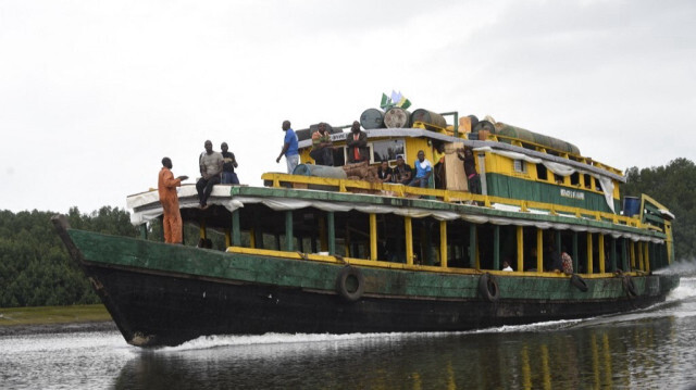 Un bateau avec près de 300 passagers a chaviré le 2 octobre 2024 dans le centre-nord du Nigeria, faisant au moins 16 morts et plusieurs dizaines de disparus.