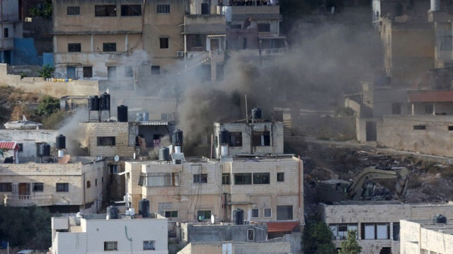 L'armée israélienne a forcé trois familles Palestiniennes à quitter leurs maisons près de Jenin en Palestine occupée.