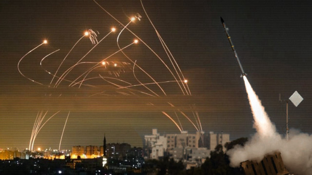 Gazze'den Hamas ve İslami Cihad tarafından atılan roketler, katil sürüsü İsrail'in mali kaybına yol açıyor.