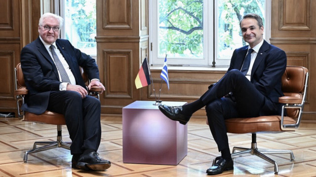 Le président allemand Frank-Walter Steinmeier et le Premier ministre de Grèce, Kyriákos Mitsotákis lors d'une rencontre dans le cadre de la visite officielle de trois jours de Steinmeier à Athènes, le 30 octobre 2024. 