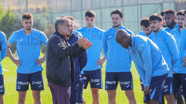 Şenol Güneş idmanlarda oyuncuların sık sık konuşmalar yapıyor. 