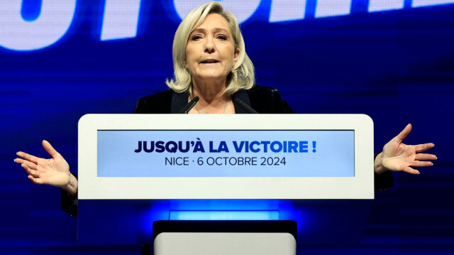 La présidente du groupe parlementaire d'extrême droite du Rassemblement national (RN), Marine Le Pen, prononce un discours lors d'un meeting à Nice, dans le sud de la France, le 6 octobre 2024.