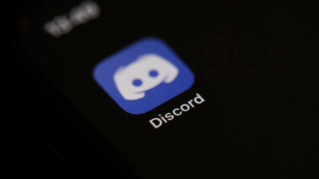 Discord est utilisée comme messagerie interne par de nombreuses entreprises et également devenue un réseau social alternatif pour ceux qui sont désenchantés par Facebook ou X (ex-Twitter). 