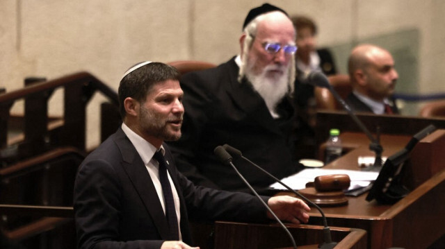 Le ministre des Finances israélien Bezalel Smotrich prend la parole lors d'une réunion du parlement israélien à Jérusalem, le 10 juillet 2023.